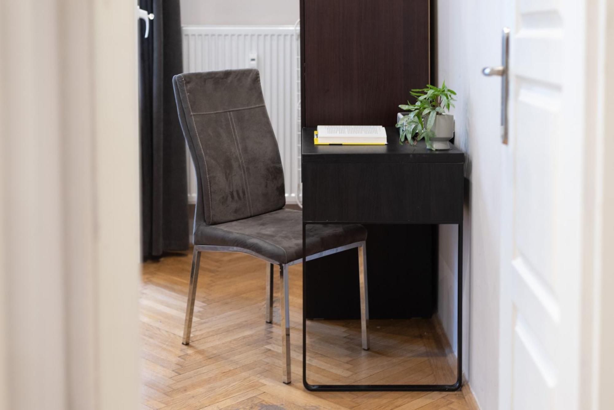 Appartement Super Cosy 3br Near Newyork Cafe With Balcony *