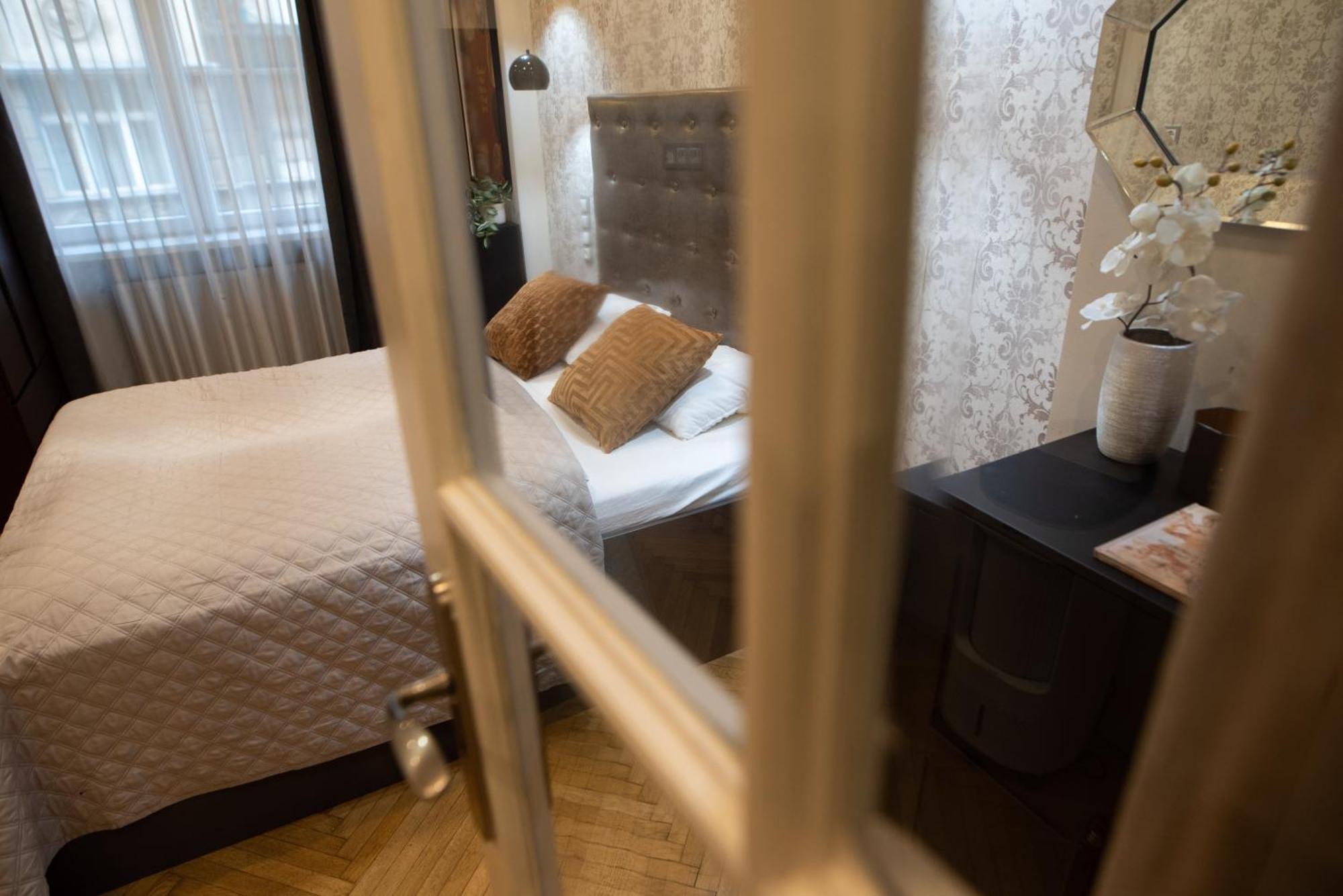 Super Cosy 3br Near Newyork Cafe With Balcony Apartament Budapeszt