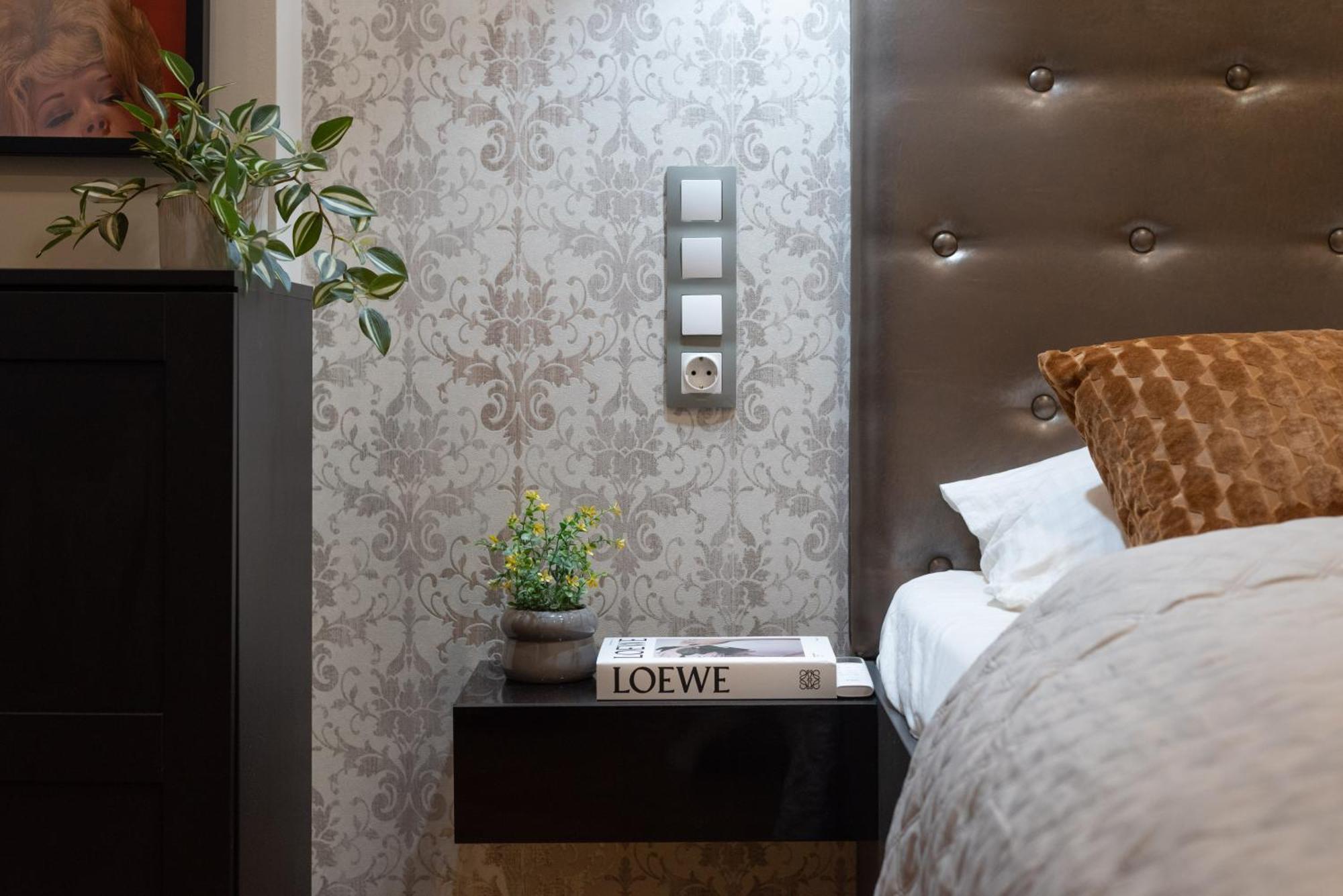Super Cosy 3br Near Newyork Cafe With Balcony Appartement *