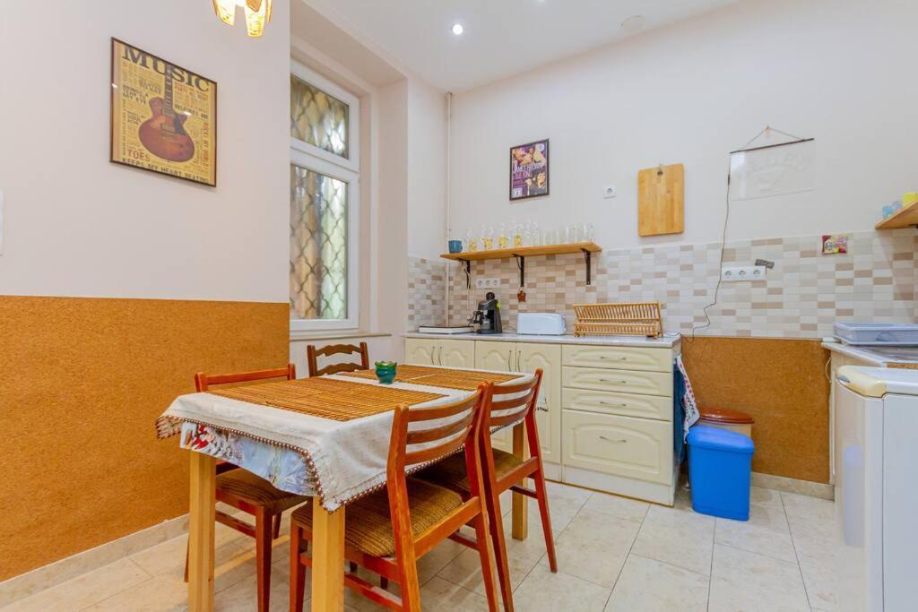 Synagogue Loft 3br Free Parking * Budapeszt
