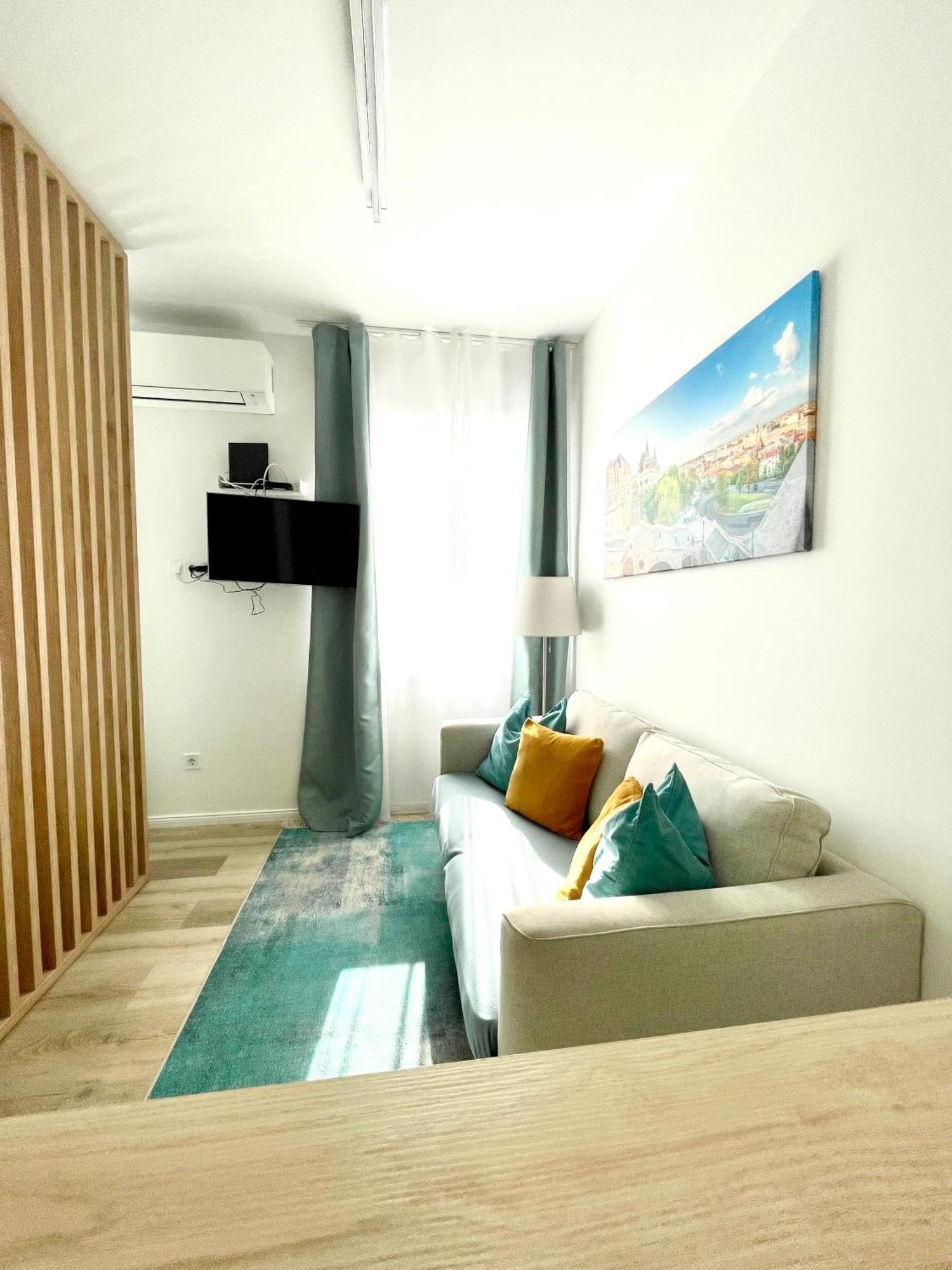 Margaret Next To The Lukacs With Panorama Danube Apartamento Budapest