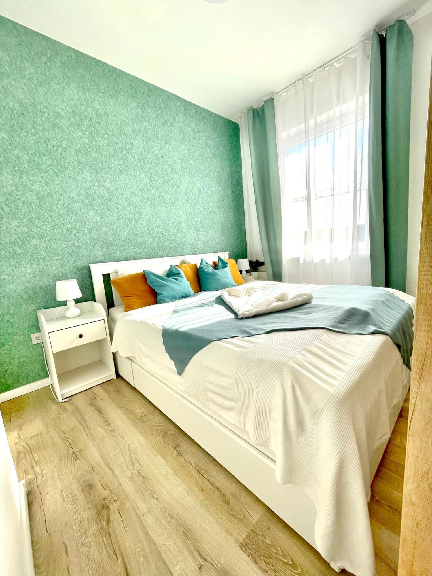 Margaret Next To The Lukacs With Panorama Danube Apartamento Budapest