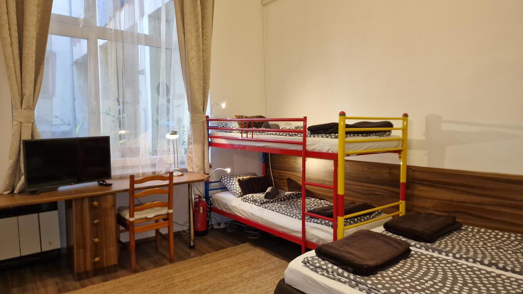 Dombovari Way Apartman *