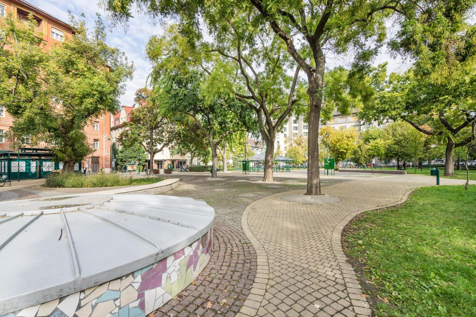 Viola - Free Parking And Balcony Apartman
