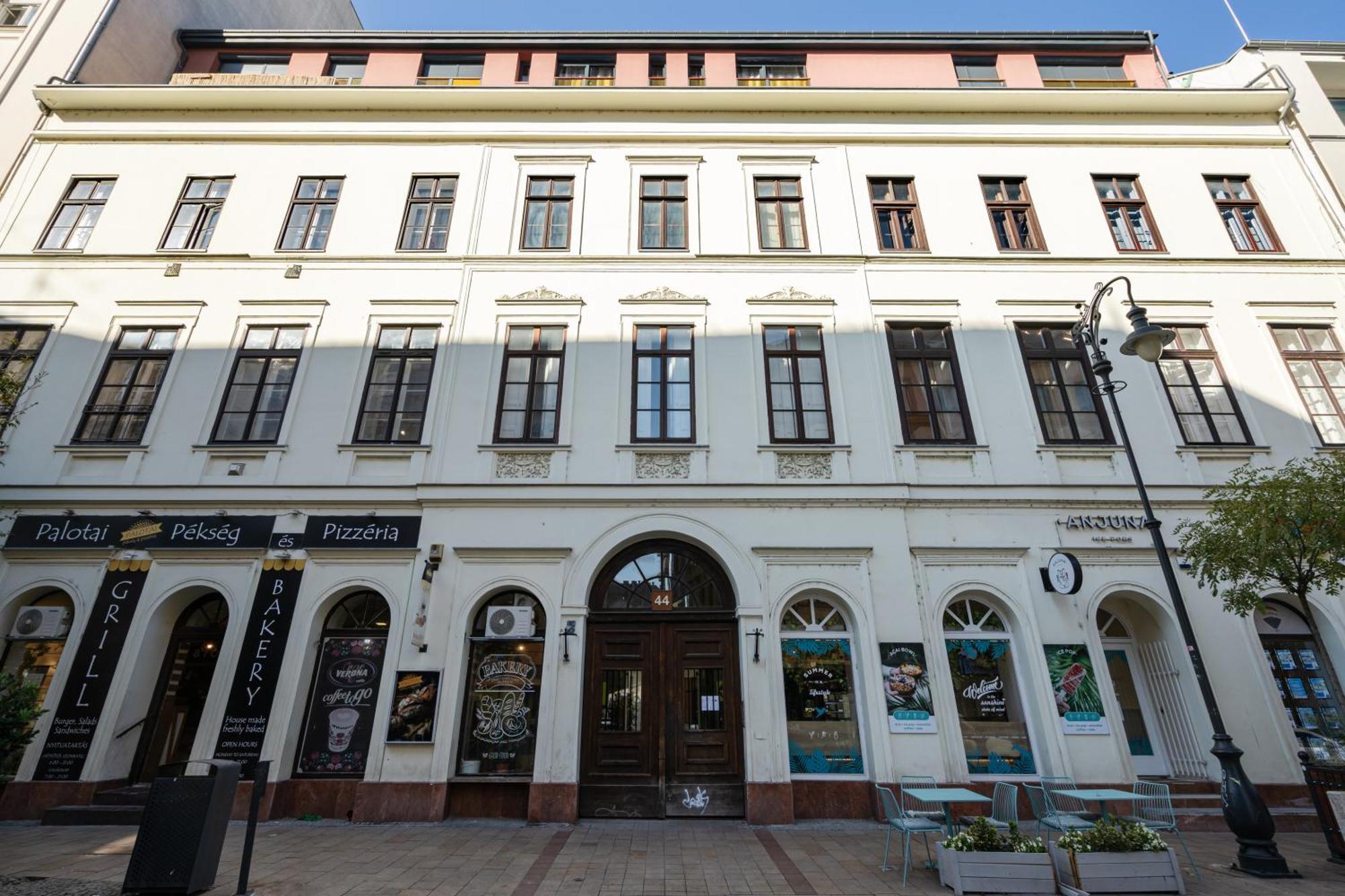 Apartment Kiraly 44 Luxury With Free Parking