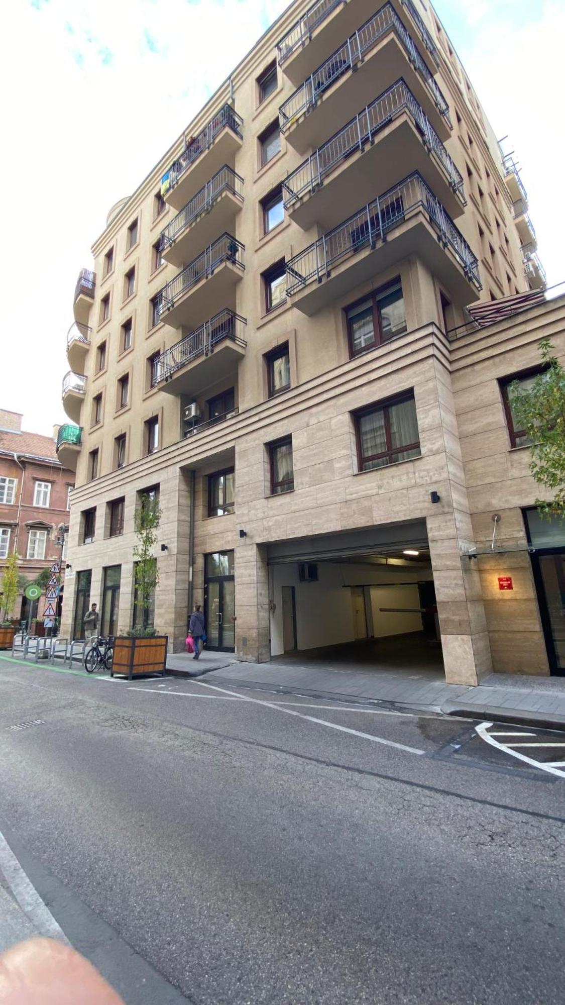 Peony Szekely Mihaly - Free Garage Apartment Budapest