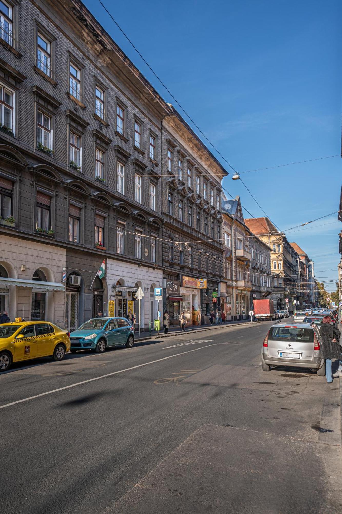 Eclectic Downtown On Kiraly Street, Calm And * Budapest