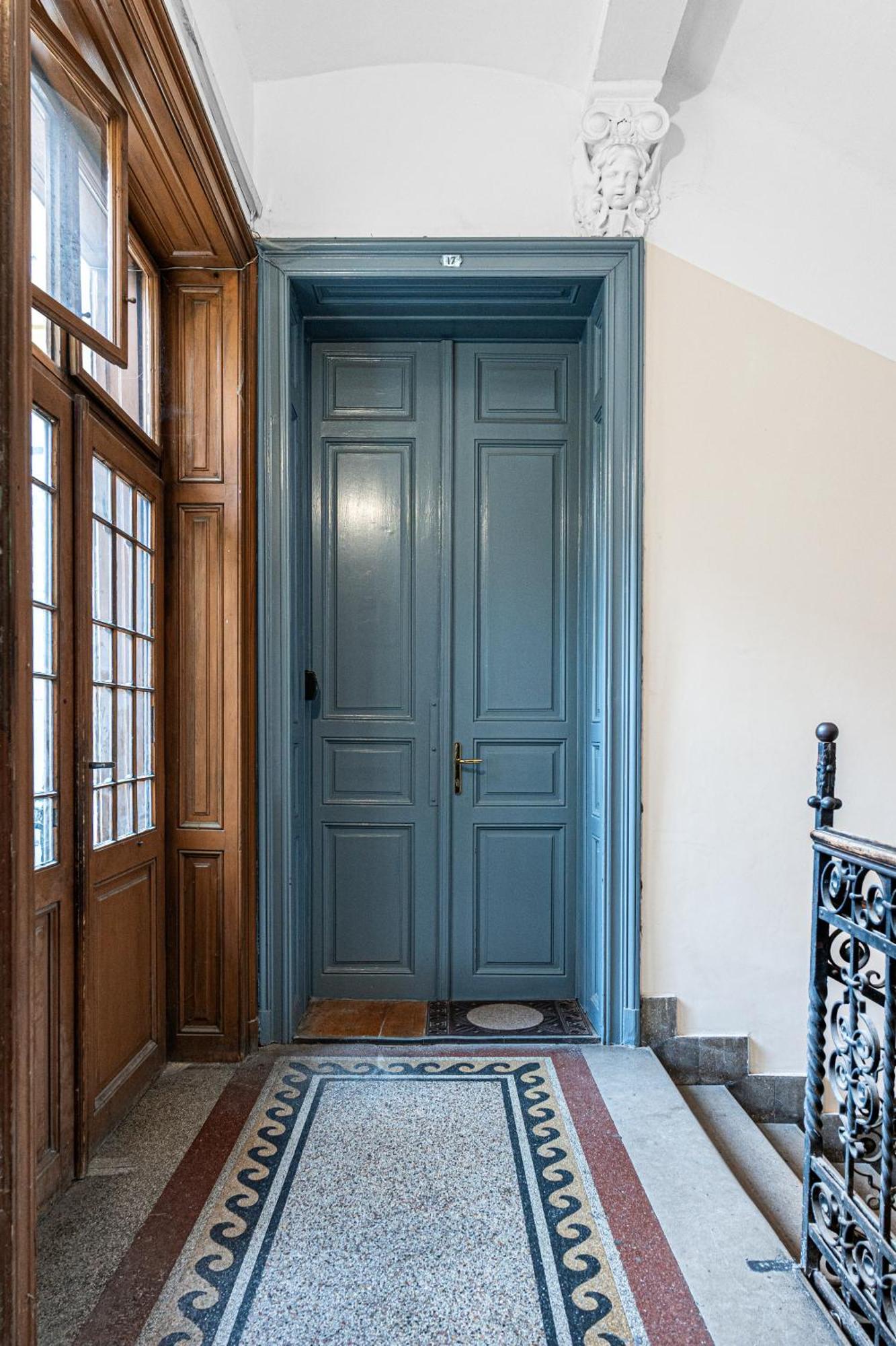 Apartment Eclectic Downtown On Kiraly Street, Calm And Budapest