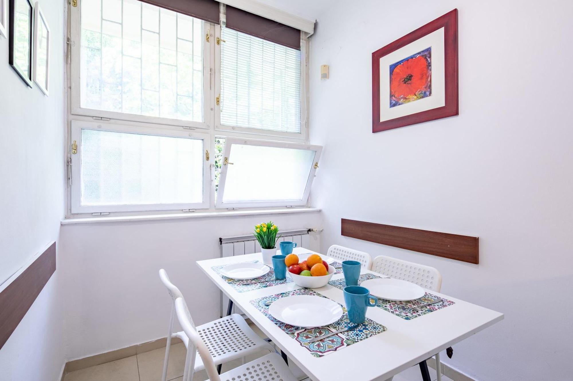 Ultra - Balcony - Basilica View Apartment