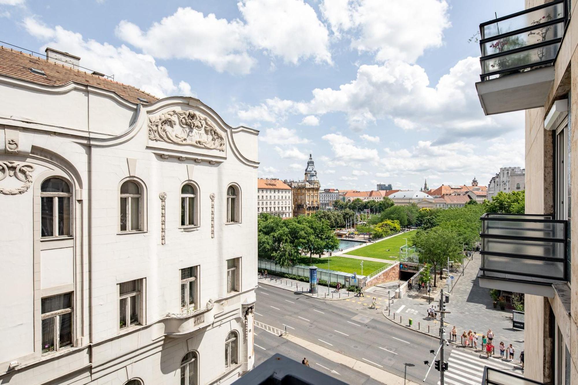 Lägenhet Ultra - Balcony - Basilica View *