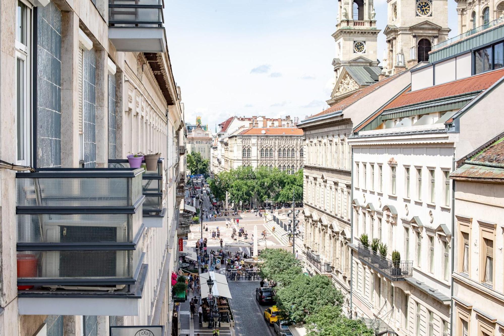 Ultra - Balcony - Basilica View Apartment *