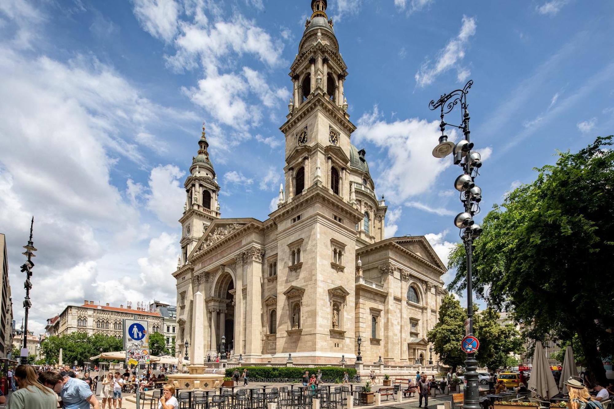 Ultra - Balcony - Basilica View * Budapest