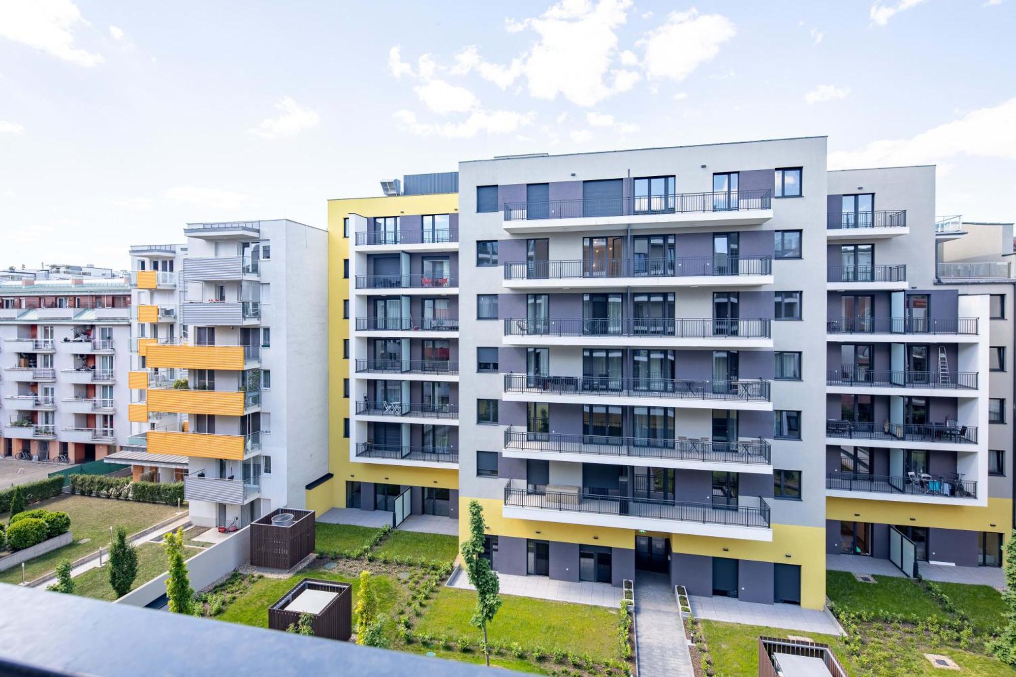 Apartment - Free Parking - Large Balcony Budapest