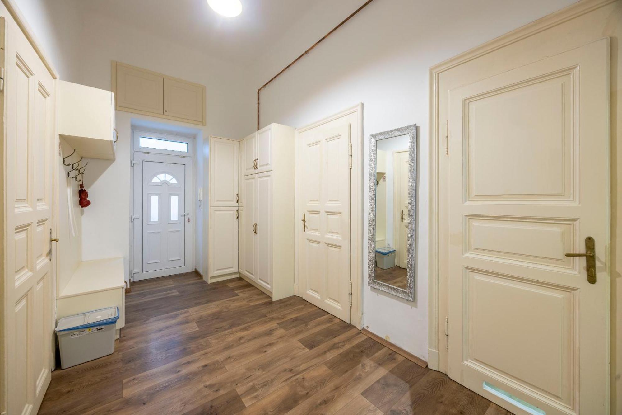 Apartment Central Located Cozy In Historical Building