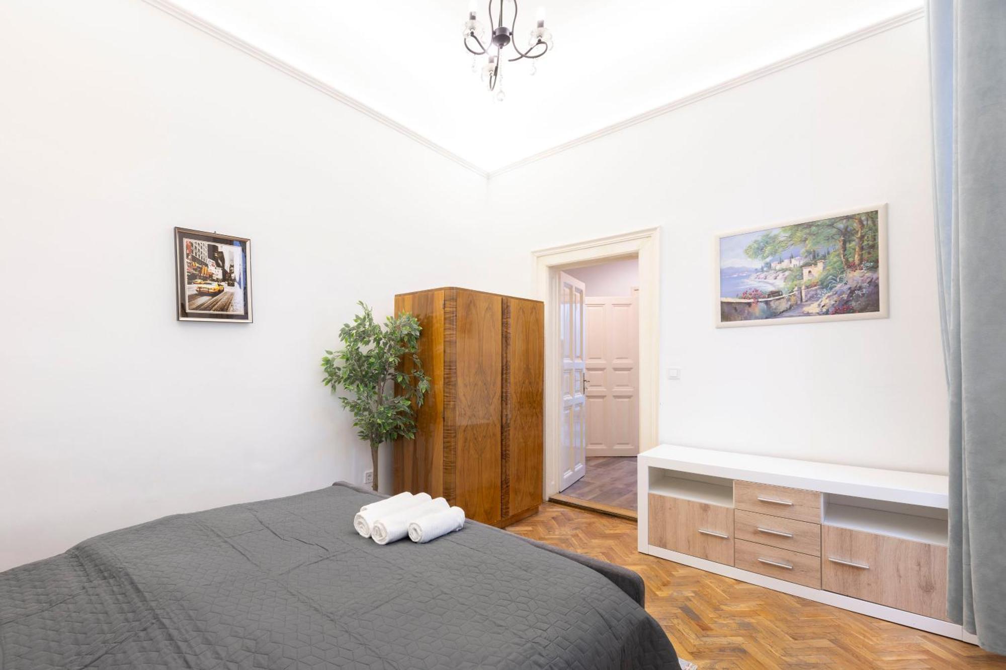 Apartment Central Located Cozy In Historical Building
