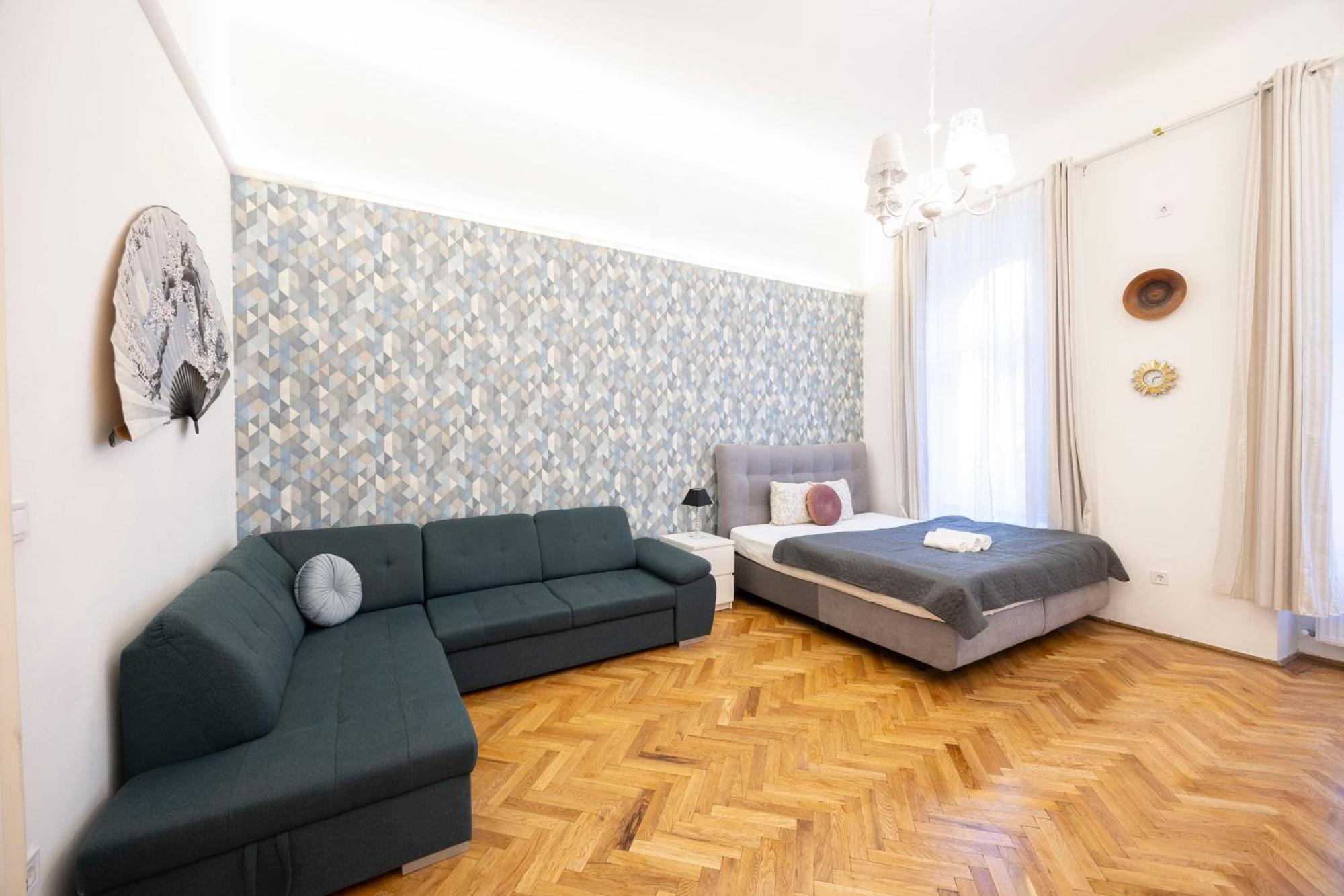 Apartment Central Located Cozy In Historical Building Budapest