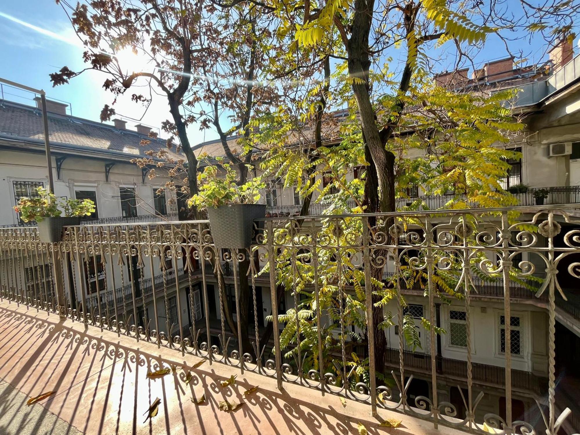 Brand New Sunny On Andrassy Street Apartamento Budapest