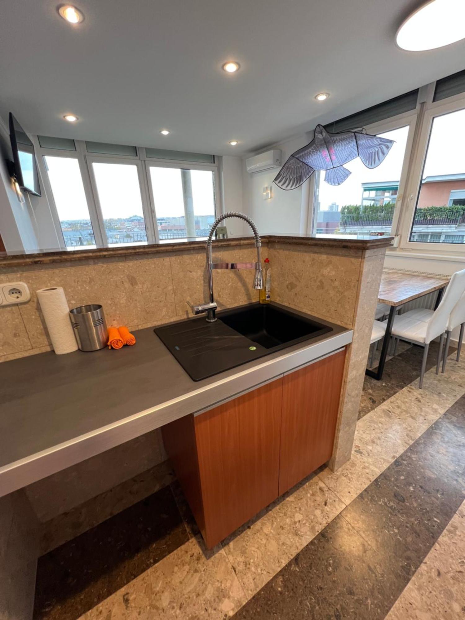 Apartamento Penthouse Rooftop With Huge Sky Terrace Budapest
