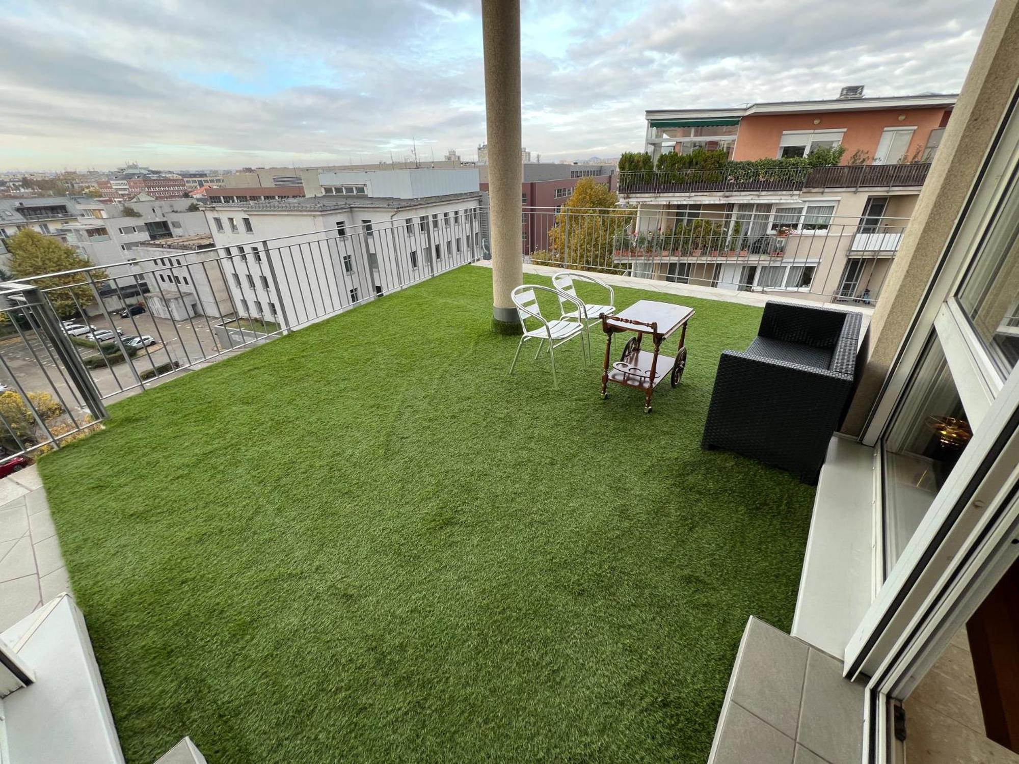 Penthouse Rooftop With Huge Sky Terrace *