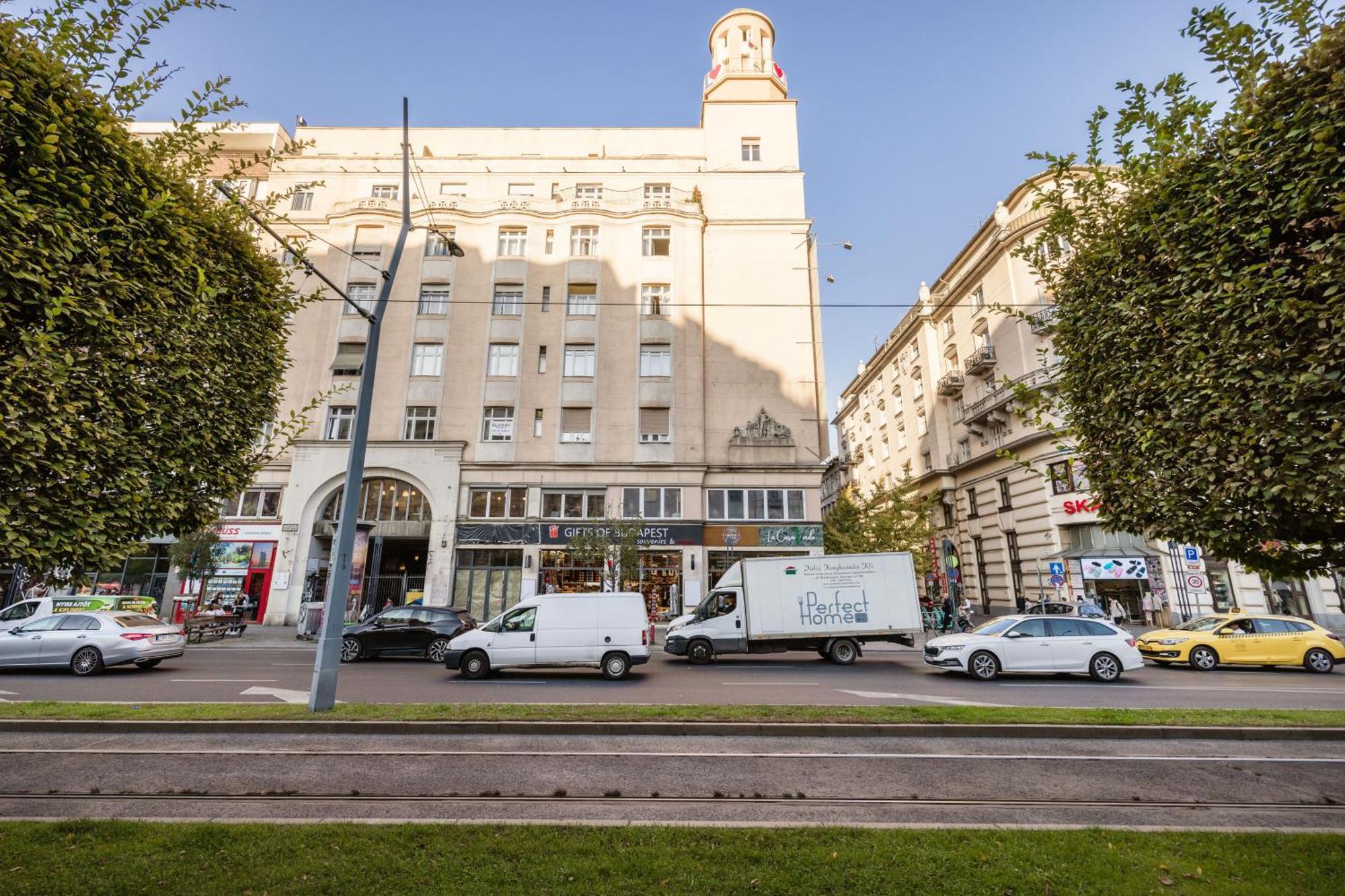 Apartman Magnificent 3br With Balcony By Dohany Synalogue Budapest
