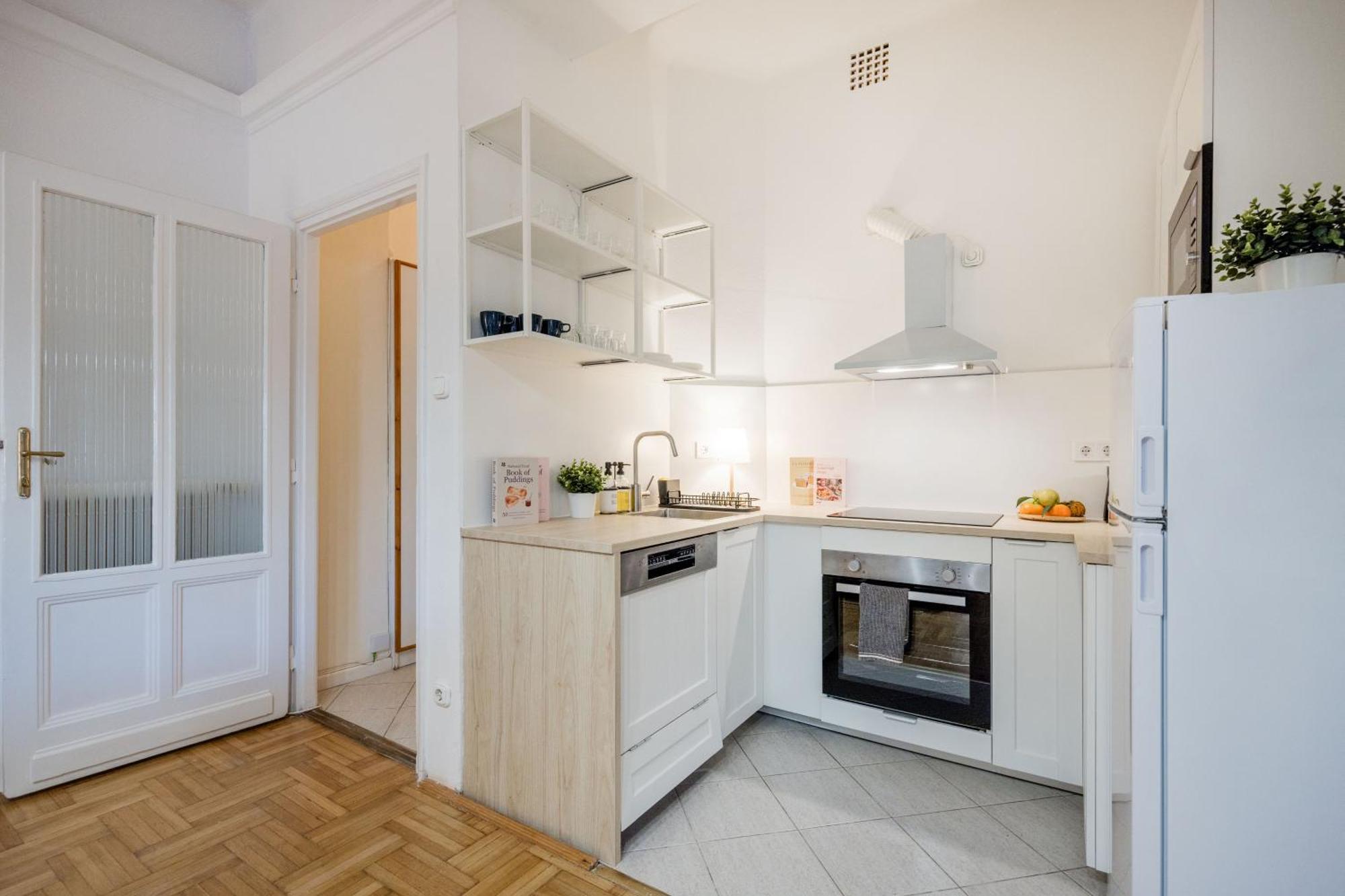 Magnificent 3br With Balcony By Dohany Synalogue Apartamento