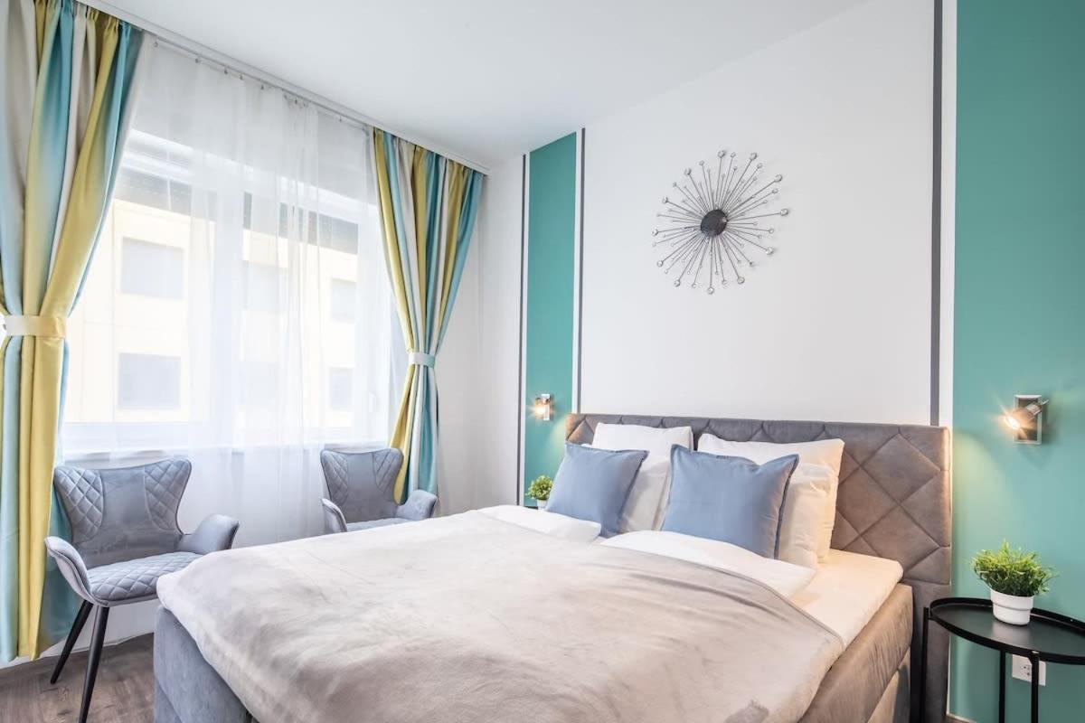 Brand New - Modern & Comy At River * Budapest