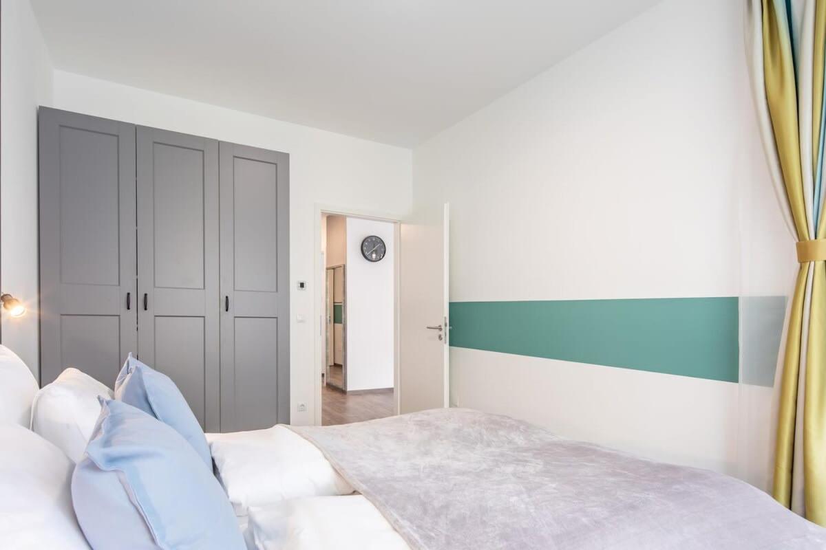 Brand New - Modern & Comy At River Apartment Budapest
