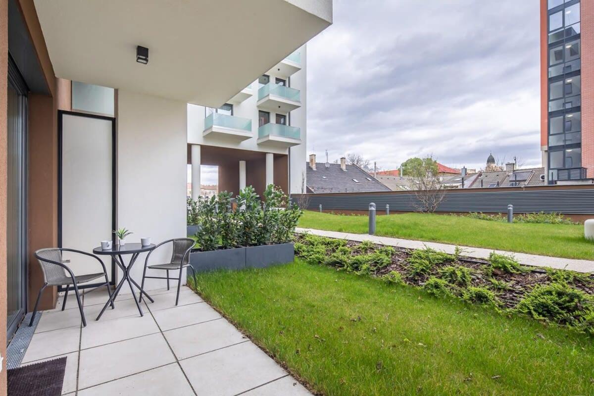 With Garden Terrace