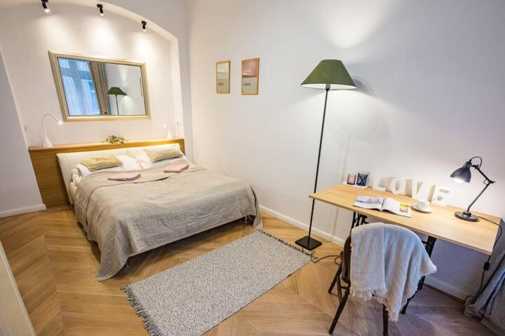 Elegant Oasis In Downtown Apartmán