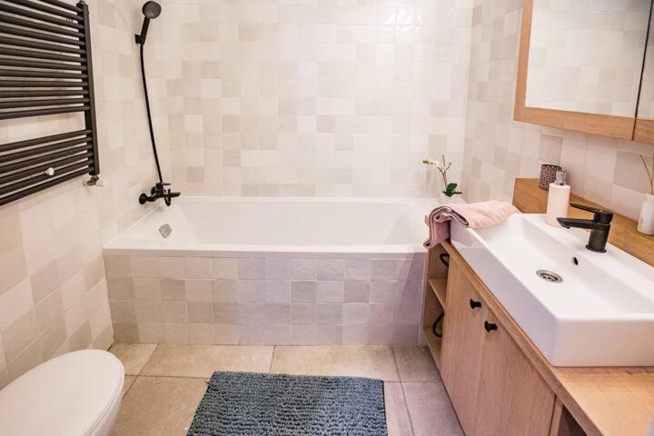 Elegant Oasis In Downtown Apartamento Budapest