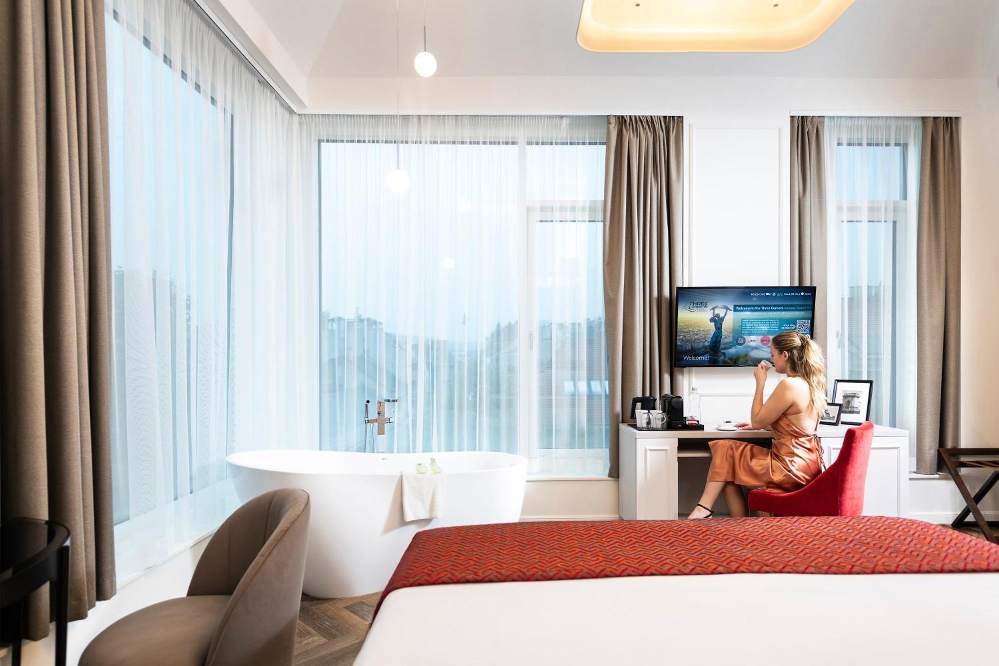 Three Corners Avenue Hotel 4*