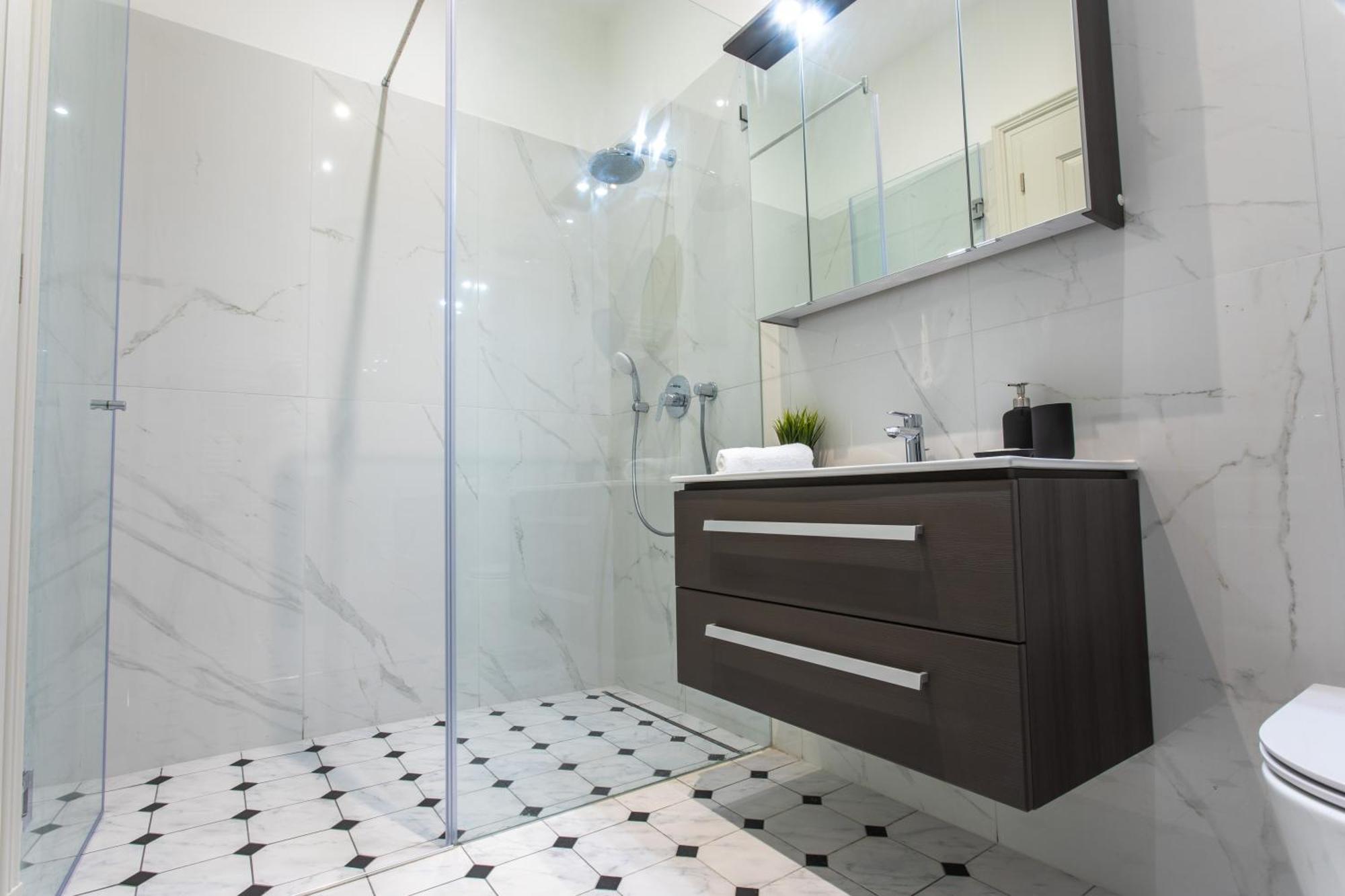 Kozmo Residences 5*