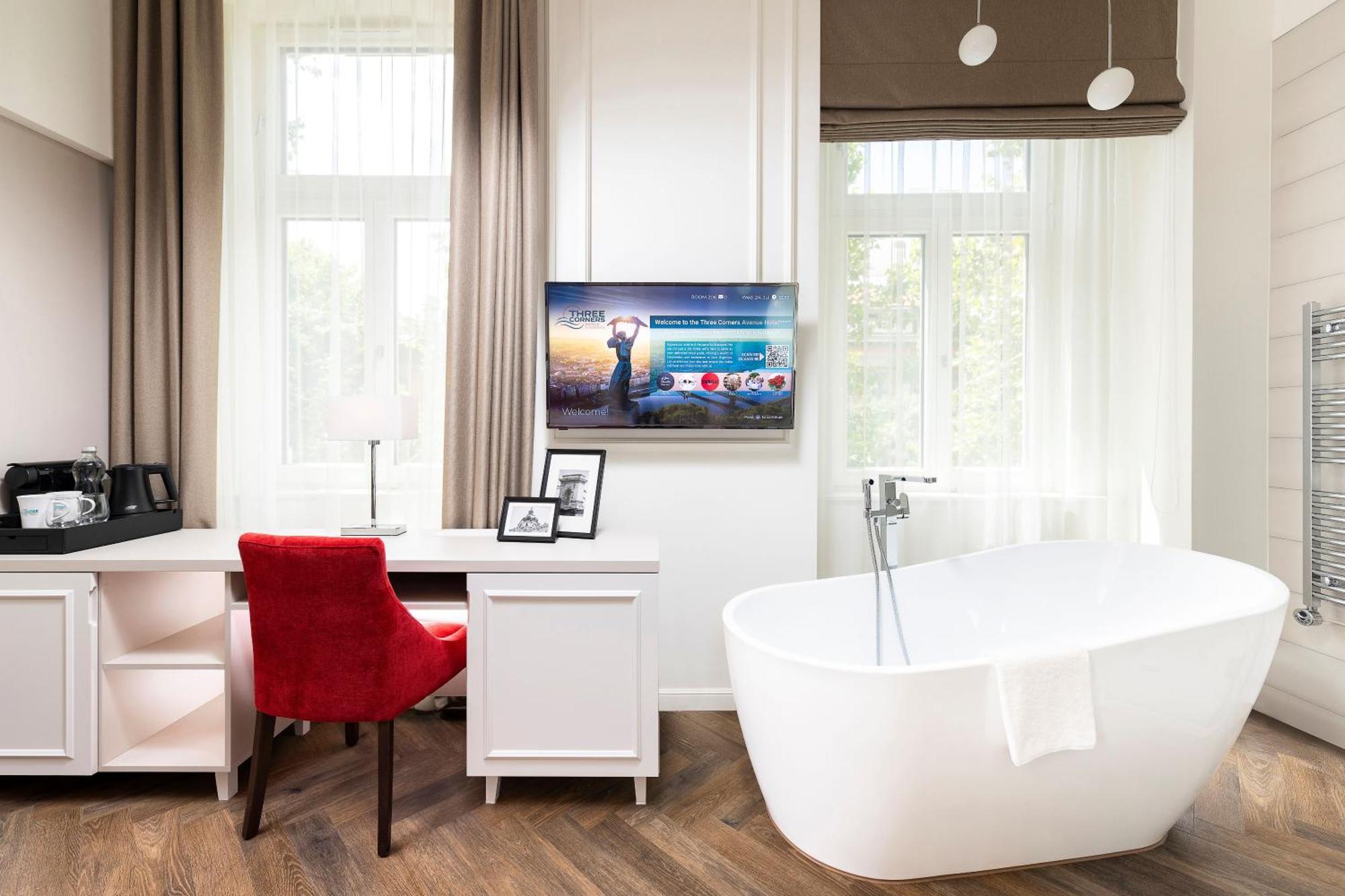 Hotel Three Corners Avenue 4*