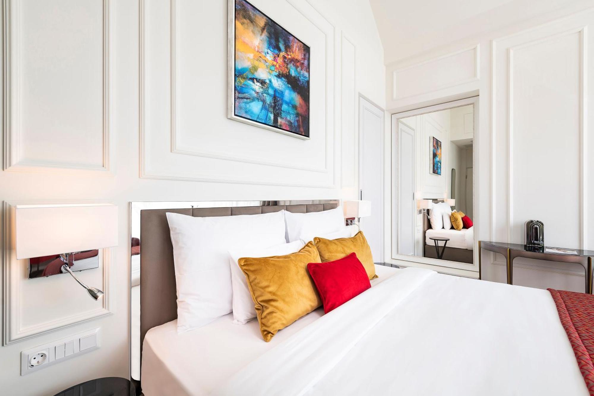 Hotel Three Corners Avenue 4*