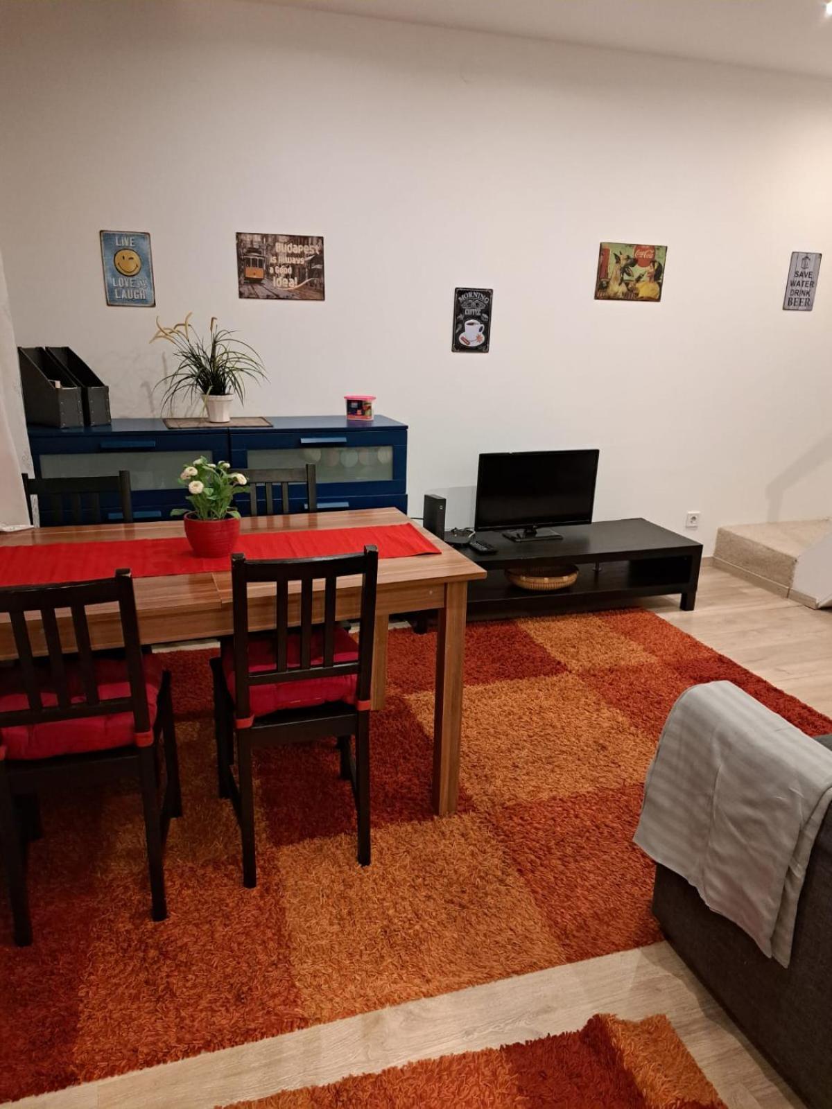 Sera's Place In My Lovely * Budapešť
