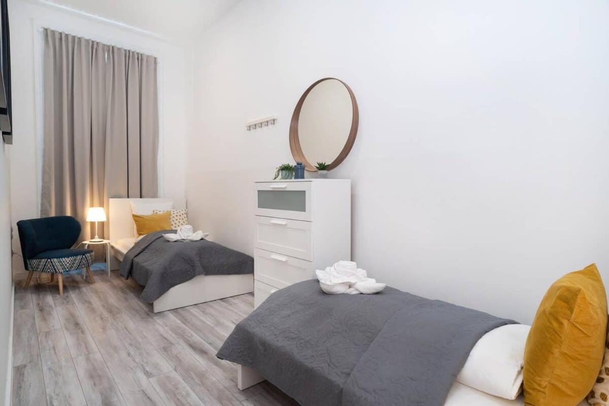 Large Airconditioned Apartament *