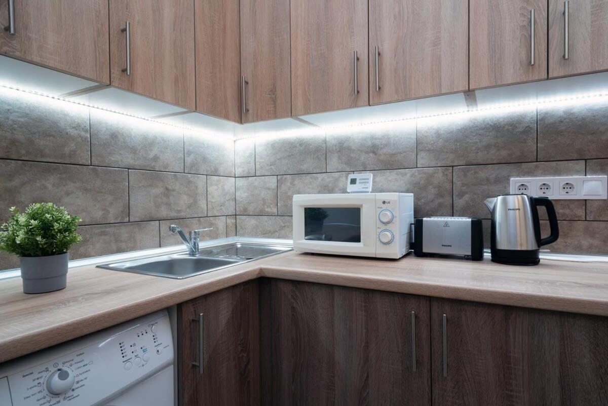 Comfortable And Quiet Apartment *