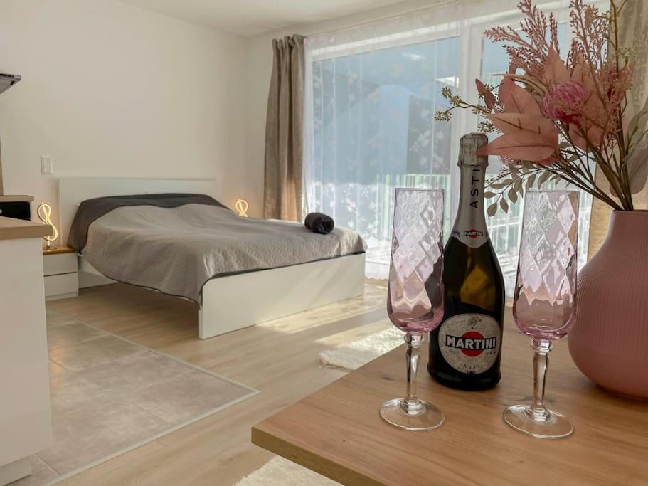 Brand New Danube W Balcony And Free Parking Apartment