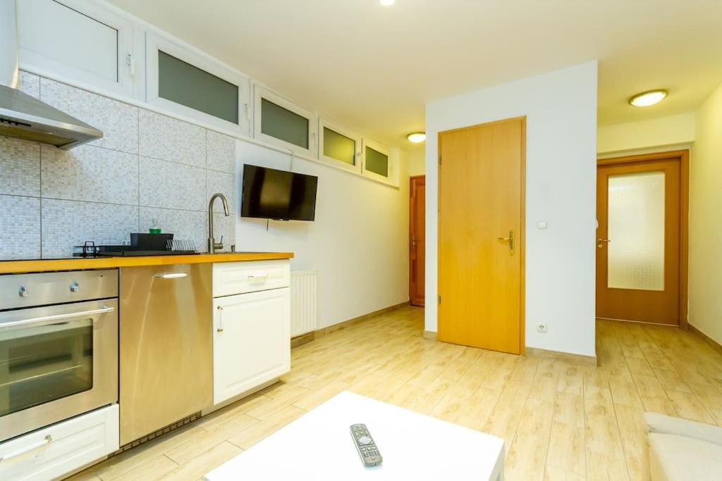 Diplomat Quarter 2 Bdr By Newave Budapest