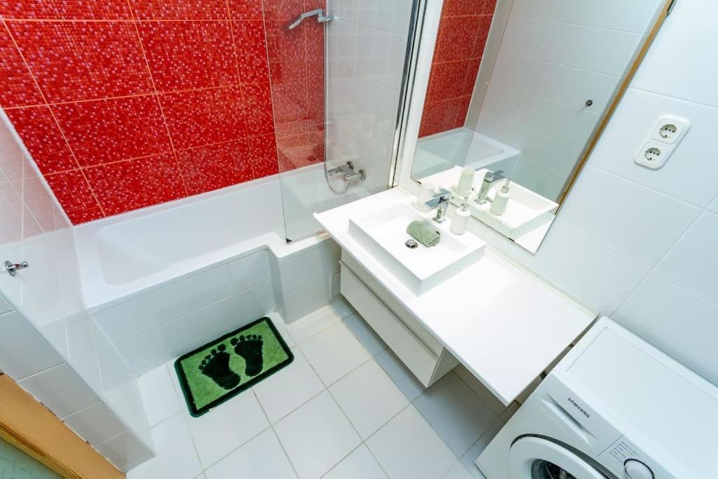 Diplomat Quarter 2 Bdr By Newave Budapest