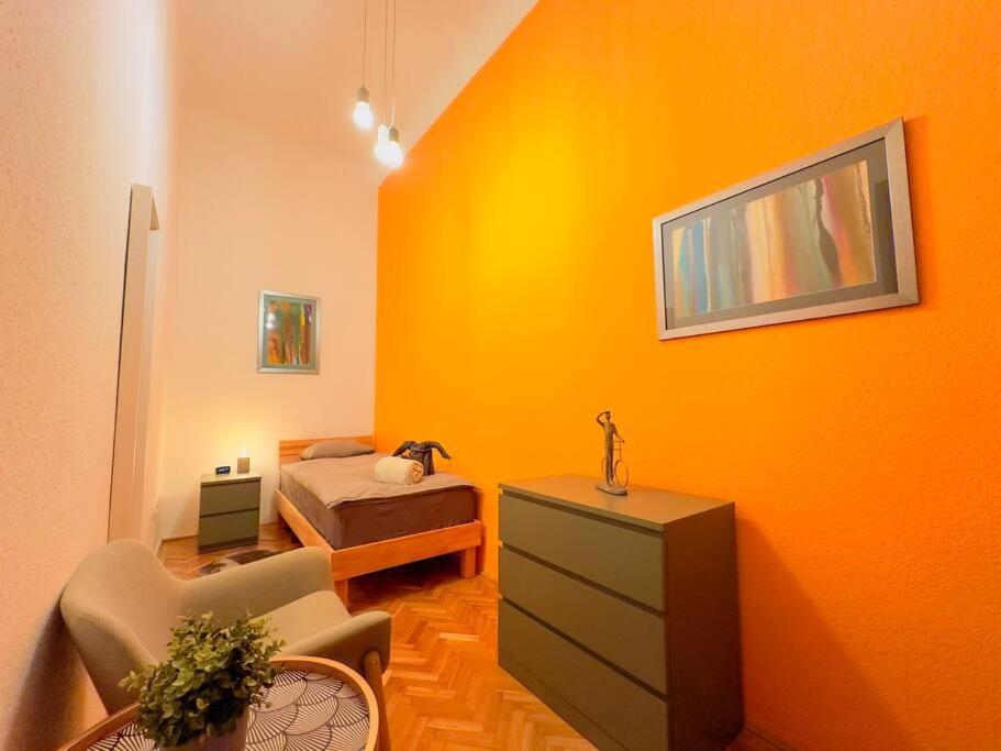 New! Modern 5Br Gem In Central Budapest Ac *