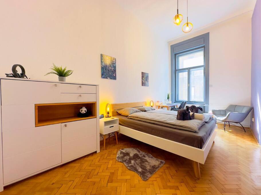 New! Huge Luxury 5br In - Rose House Budapest