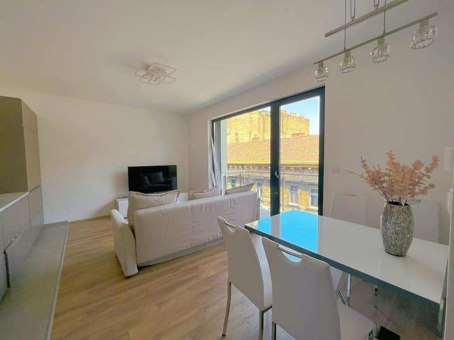 Apartmán Spacious With Balcony And Garage Budapest