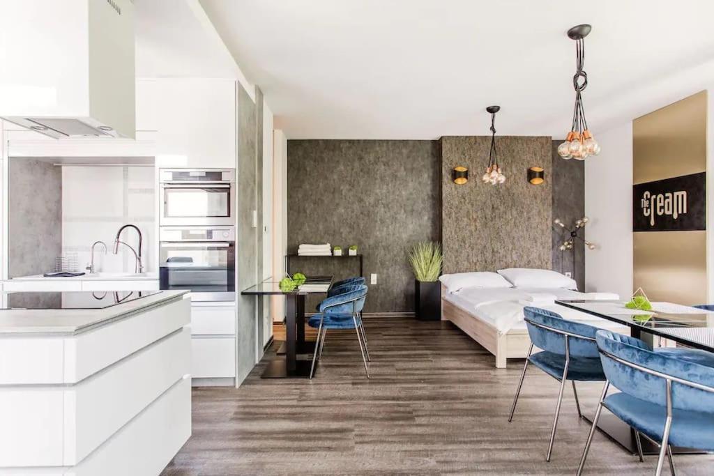 Karinflats Deluxe - The Cream Penthouse * Budapest