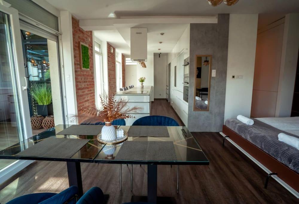 Karinflats Deluxe - The Cream Penthouse * Budapest