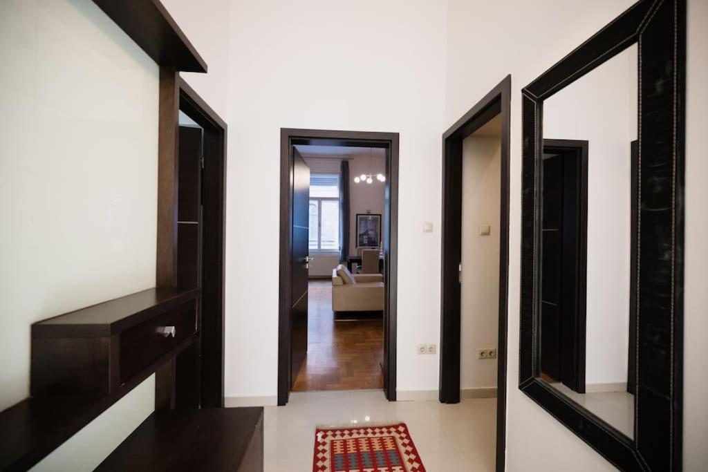 Your Dream At Vaci Street Apartament *