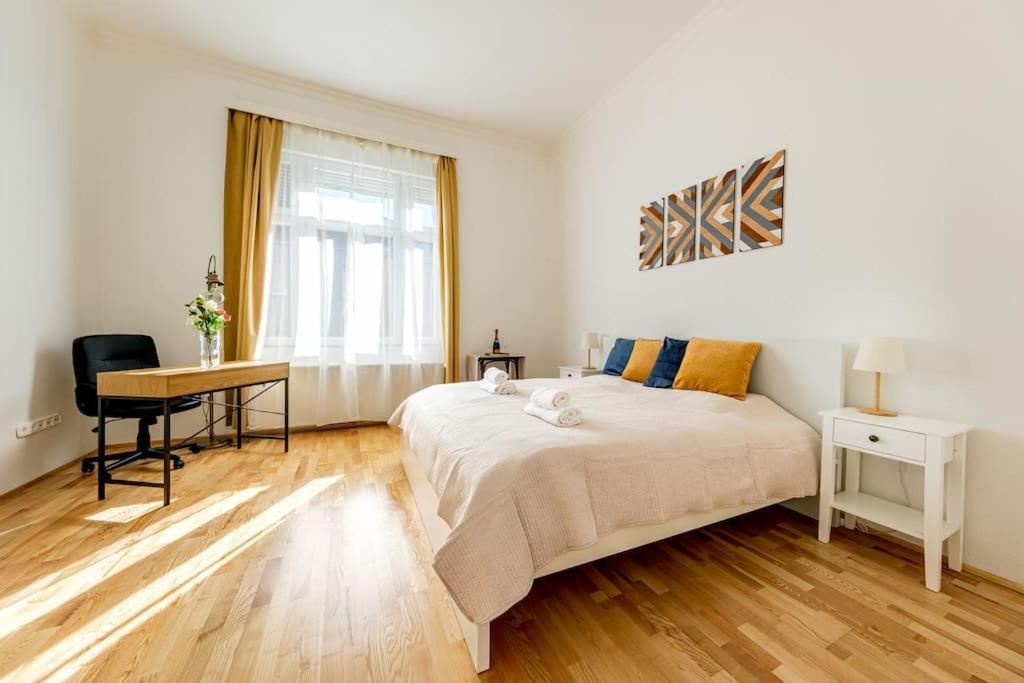 Figaro Flat - Ac, Netflix * Budapest