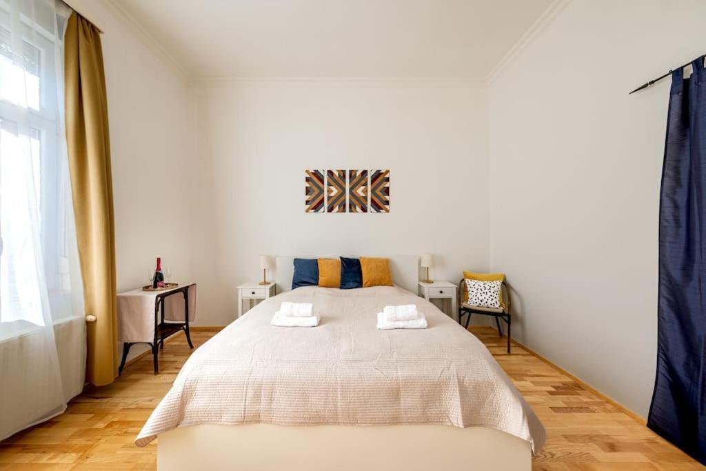 Figaro Flat - Ac, Netflix Budapest