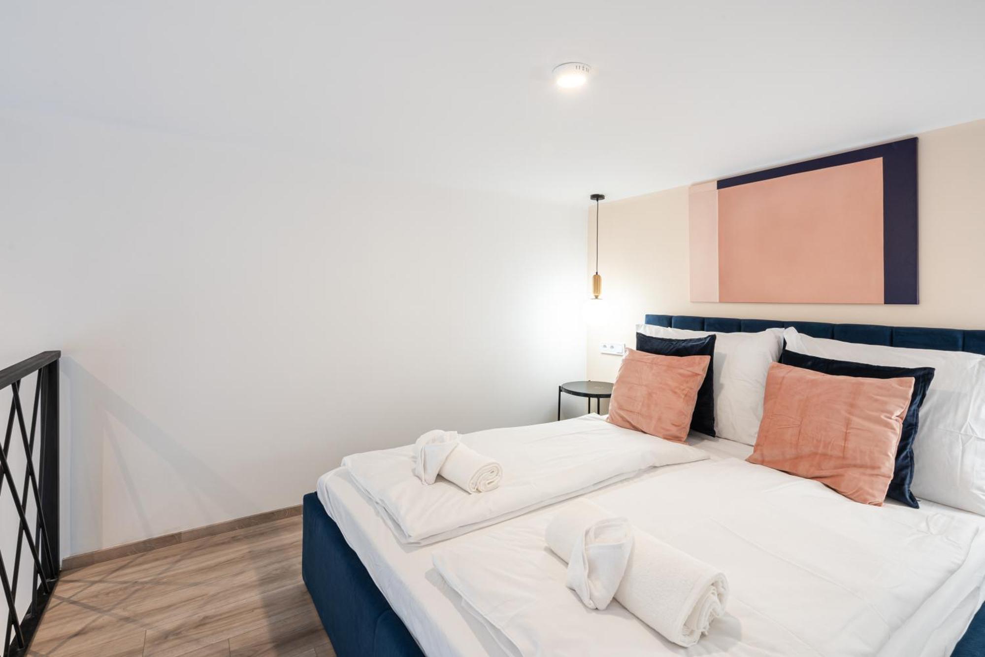 Apartment E44 - Erzsebet Boulevard - Location By Bqa