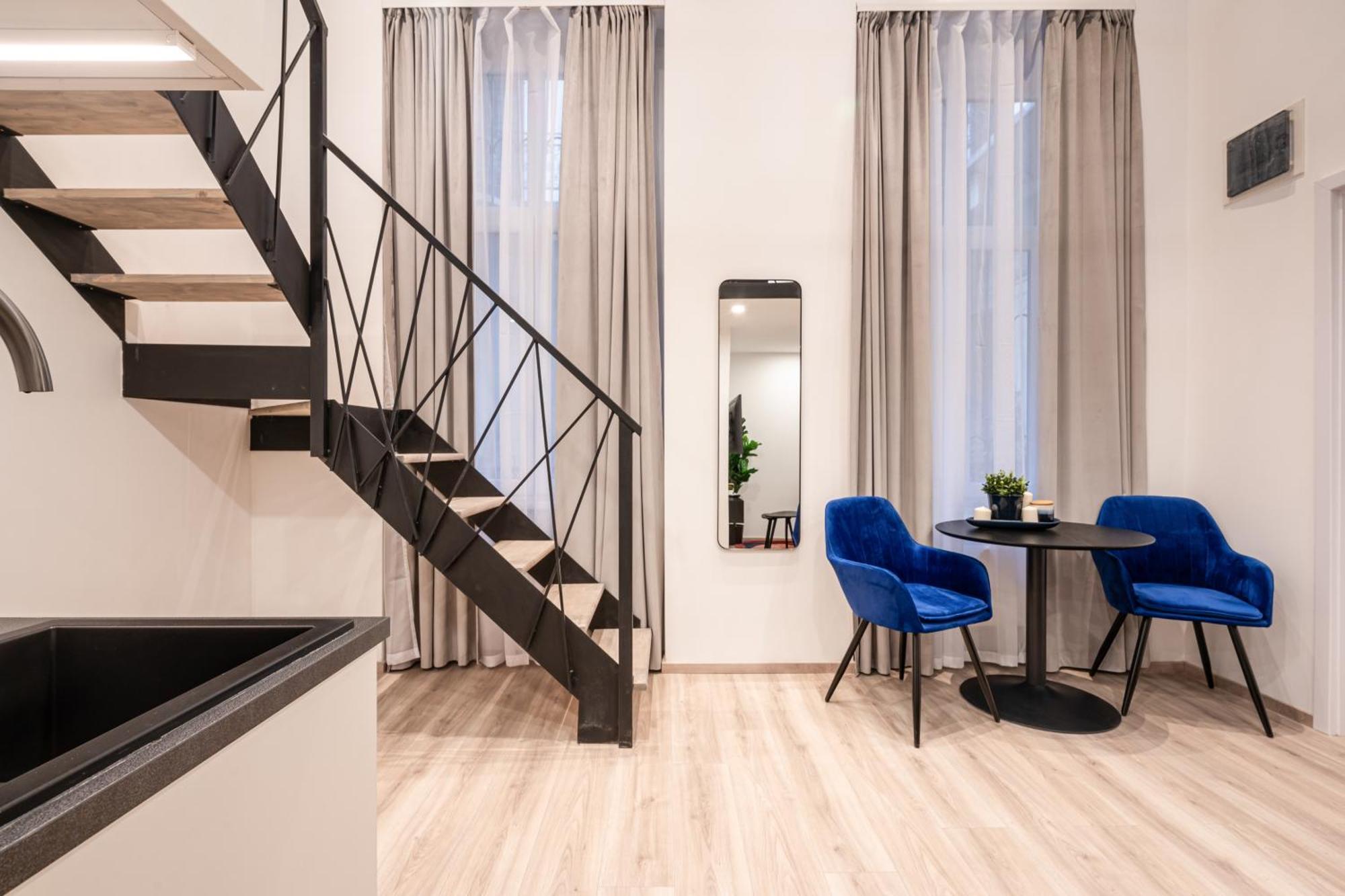 E44 - Erzsebet Boulevard - Location By Bqa Apartment *